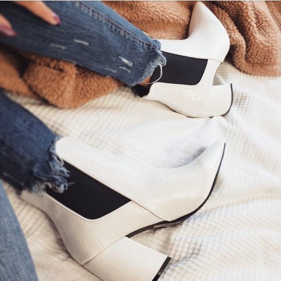 Price firm!/The Miya// white croc print bootie - Picture 3 of 5